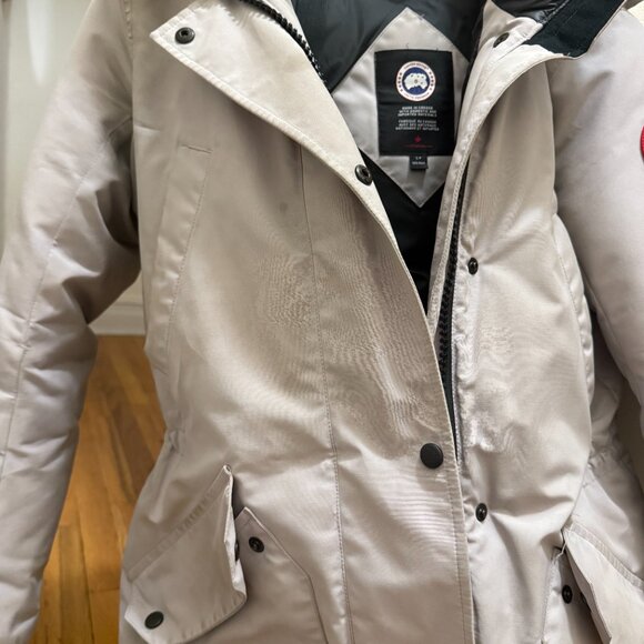 Canada Goose Parka - Picture 4 of 16